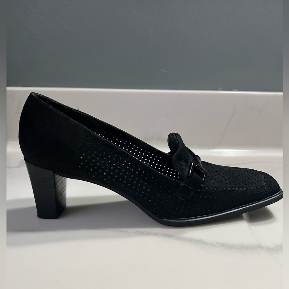 Stuart Weitzman Heels Slim Width Size 8 AA